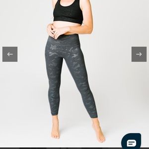 Gray Battleship Camo Luxe Hi Rise 7/8 24”